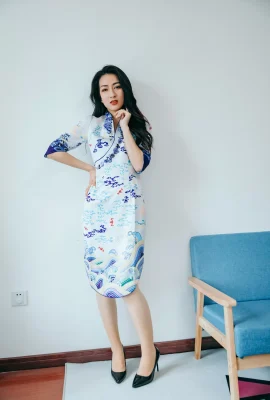 [Koleksi Dalam Talian]Cheongsam Sutera Hitam Wanita Matang 180p (180 Foto)