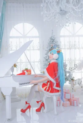 Hatsune Miku Christmas@louyinEmilia (9 foto)