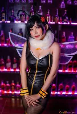 Cosplayer Cahaya – Ratu Lebah Tifa