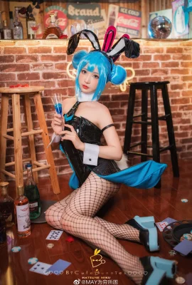 Hatsune Miku Bunny Girl@MAY terperangkap dalam kemiskinan (9 gambar)