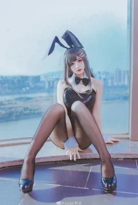 Sakurajima Mai kerana stoking hitam senior perempuan arnab berkaki panjang cosplayer Yiyi (9 gambar)