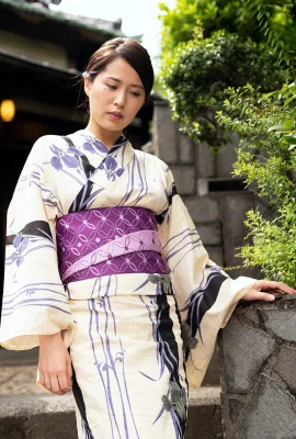 Miho Tsuno Yukata dan kulit kosong (120 Gambar)