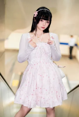 Kebajikan Ji Luo Raku White Lolita (32 foto)